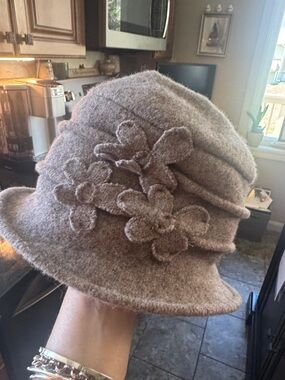Felt Flower Cloche Hat in Taupe